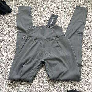 New with tags ALPHALETE aura leggings